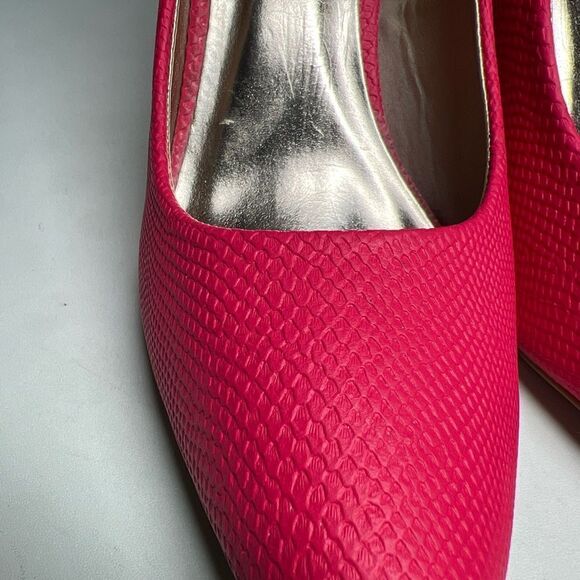 Charlotte Russe Women's Size 7,5 M Pink Snake Skin Pumps 3,5” Heels Pointed Toe - Picture 4 of 12